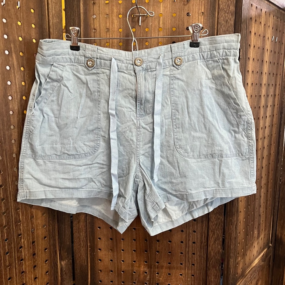 Torrid Chambray Pull On Shorts Size 14 NWT Minor flaw See Images 3 and 4